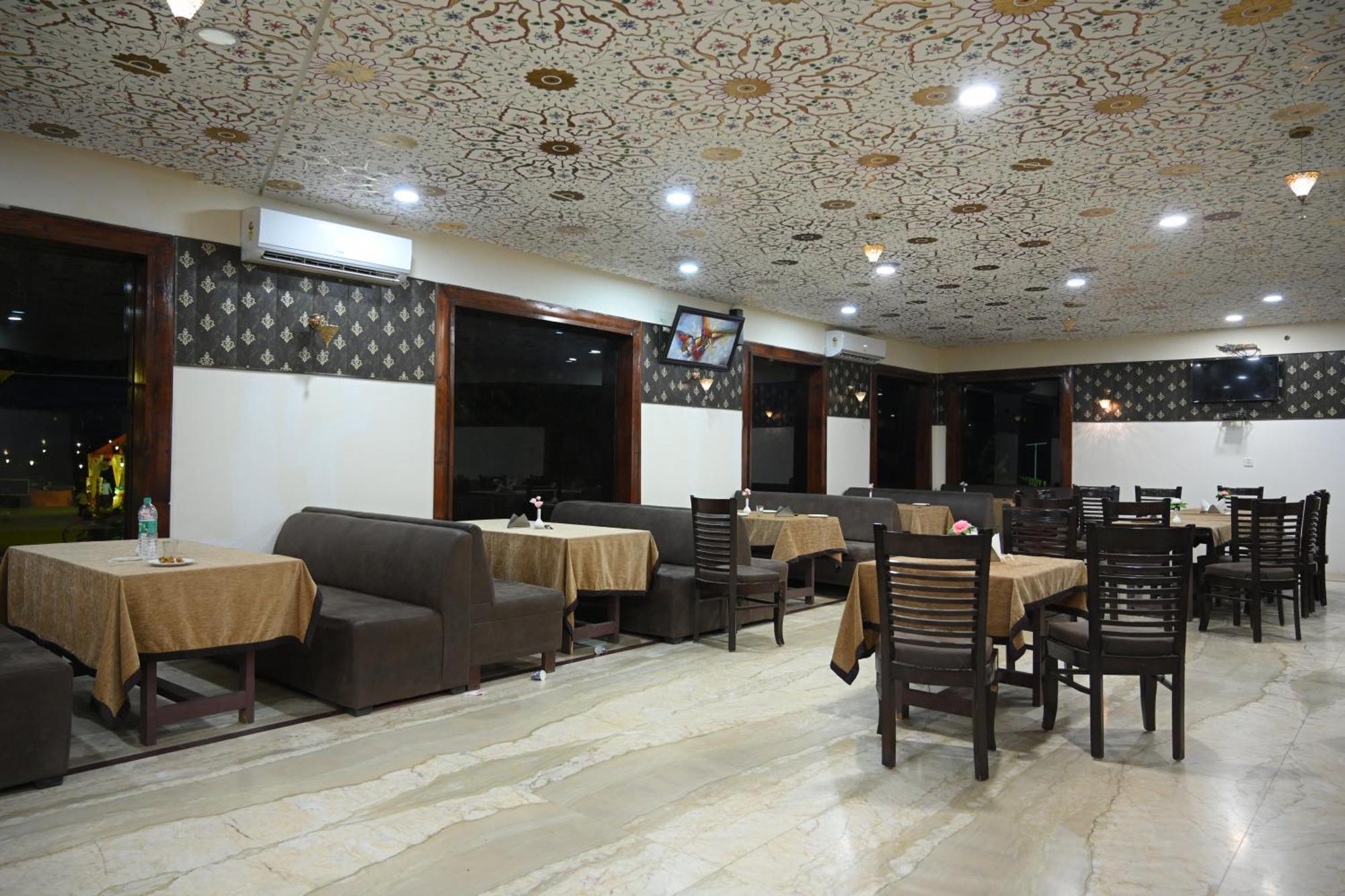 Orchha Club And Resort - Ocr מראה חיצוני תמונה