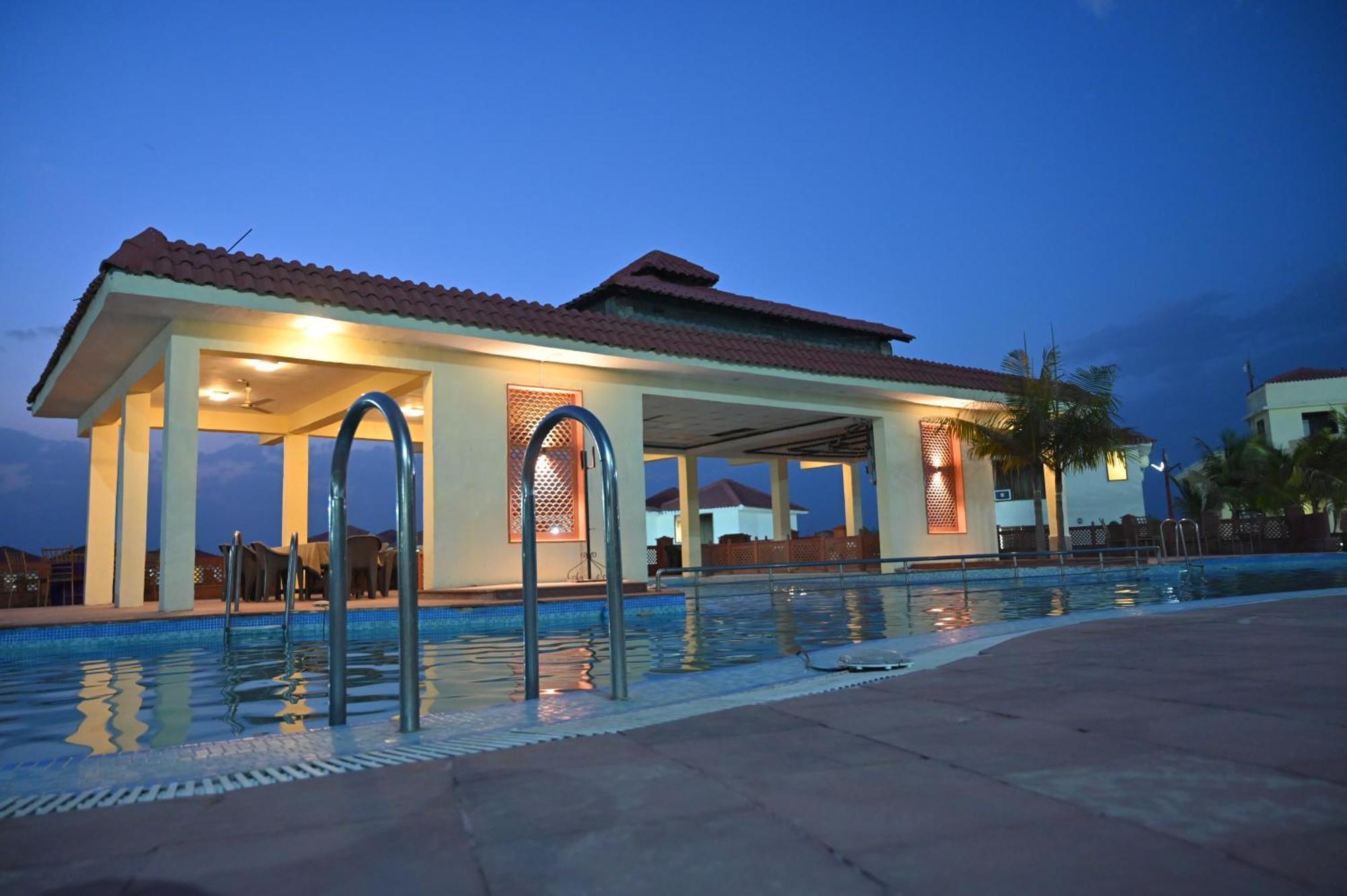 Orchha Club And Resort - Ocr מראה חיצוני תמונה