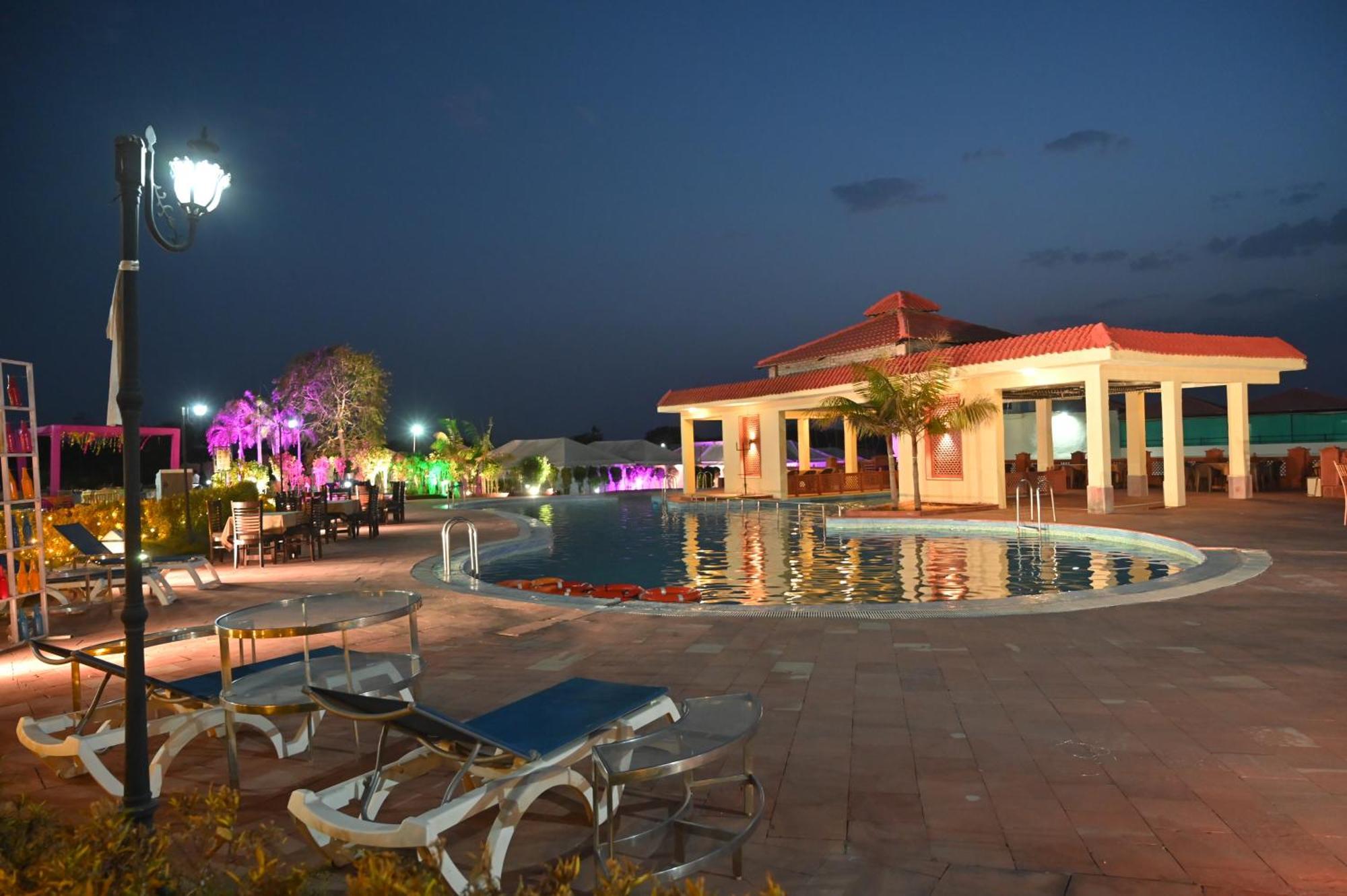 Orchha Club And Resort - Ocr מראה חיצוני תמונה