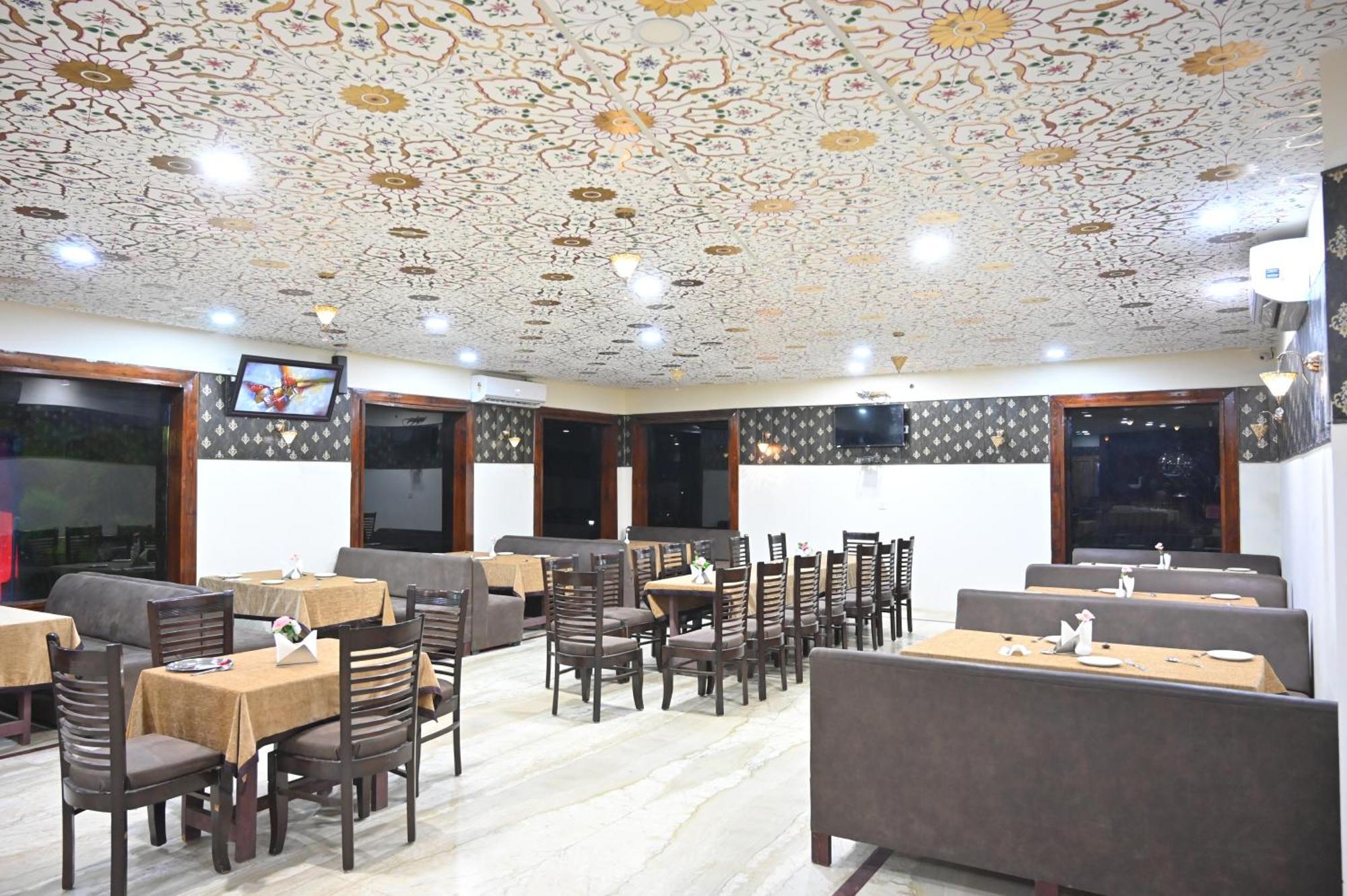 Orchha Club And Resort - Ocr מראה חיצוני תמונה