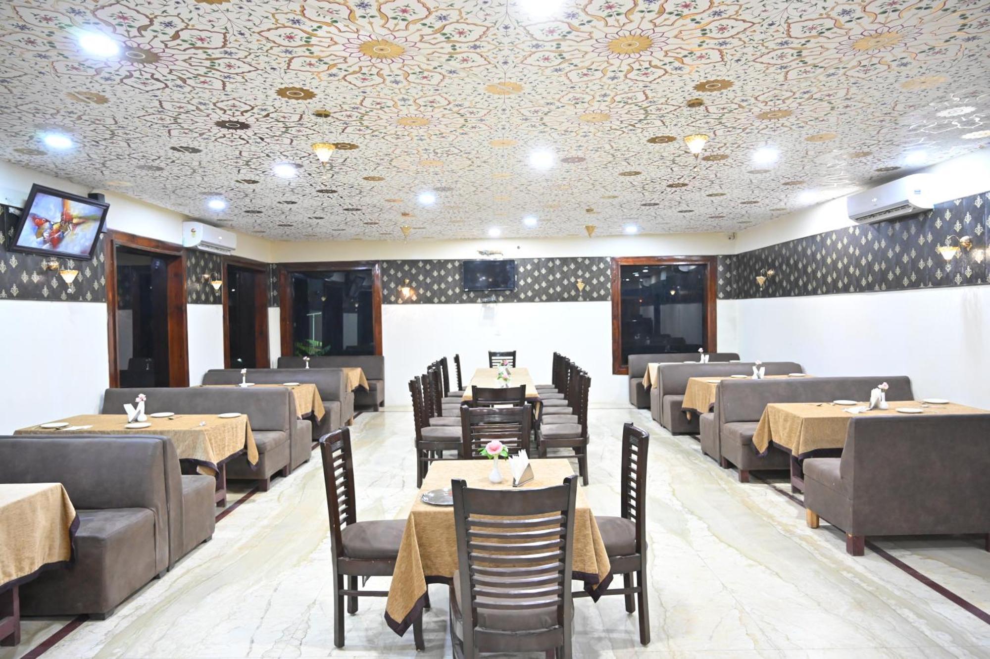 Orchha Club And Resort - Ocr מראה חיצוני תמונה