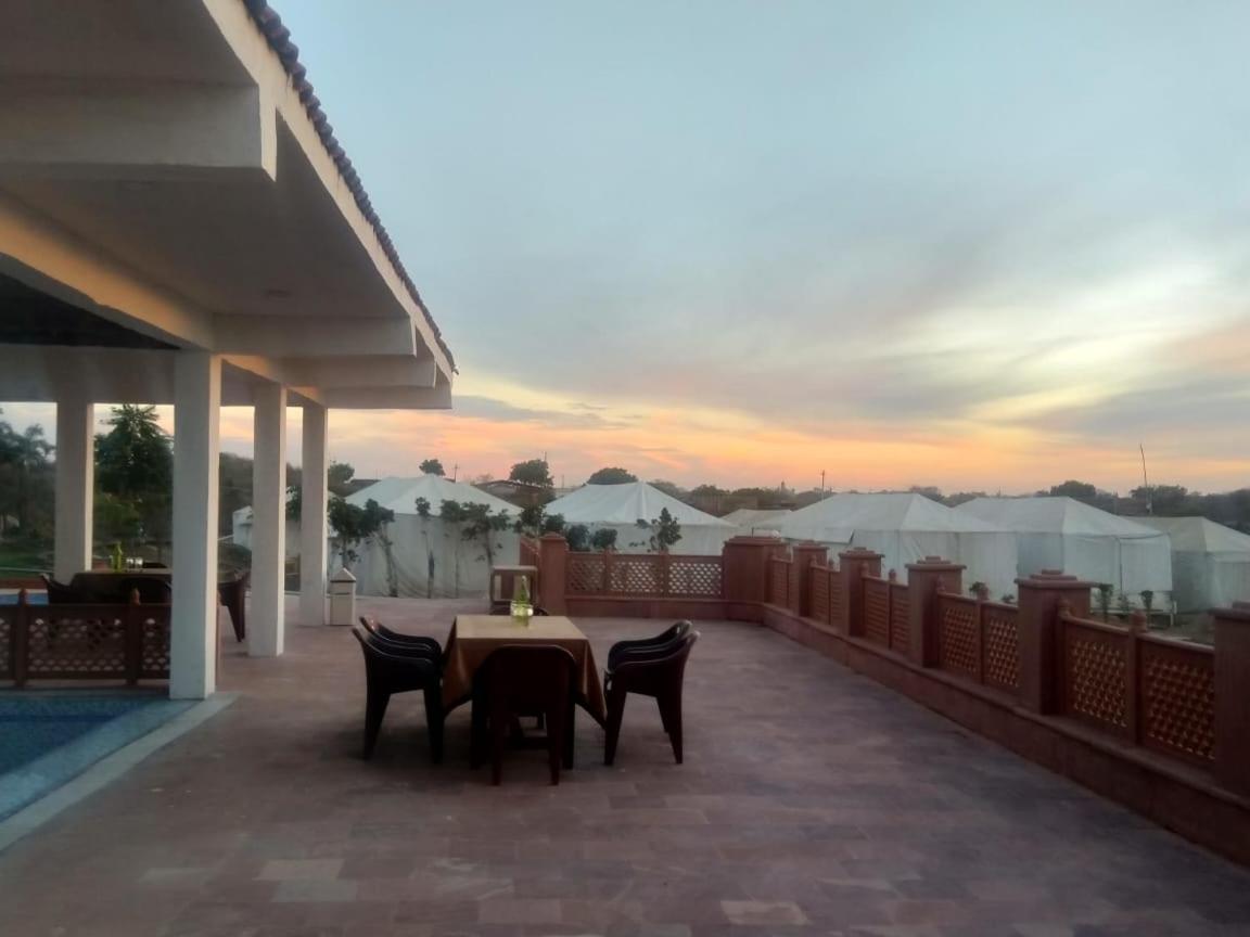 Orchha Club And Resort - Ocr מראה חיצוני תמונה