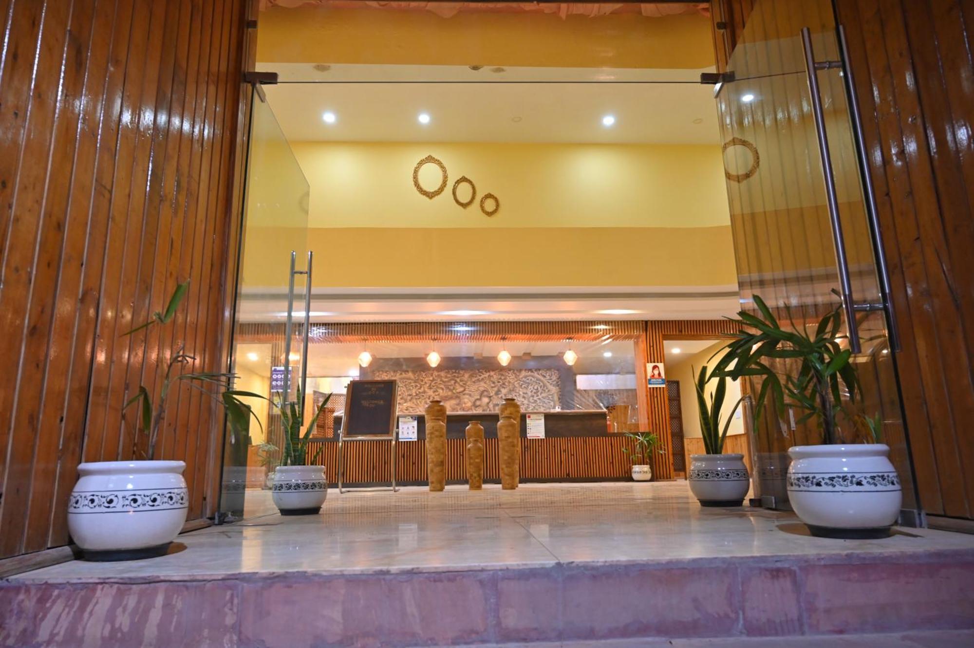 Orchha Club And Resort - Ocr מראה חיצוני תמונה