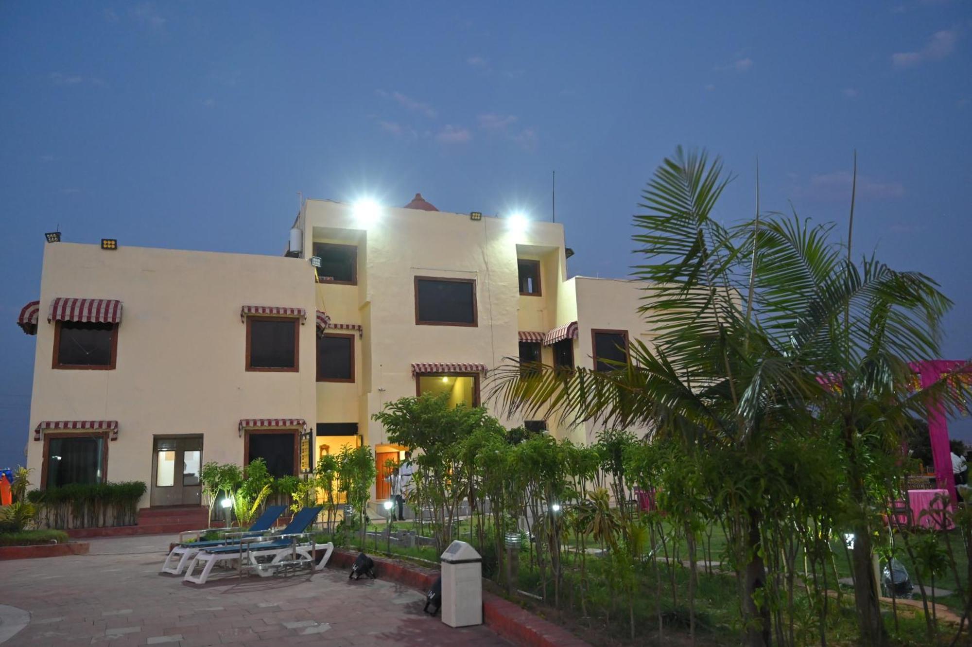 Orchha Club And Resort - Ocr מראה חיצוני תמונה