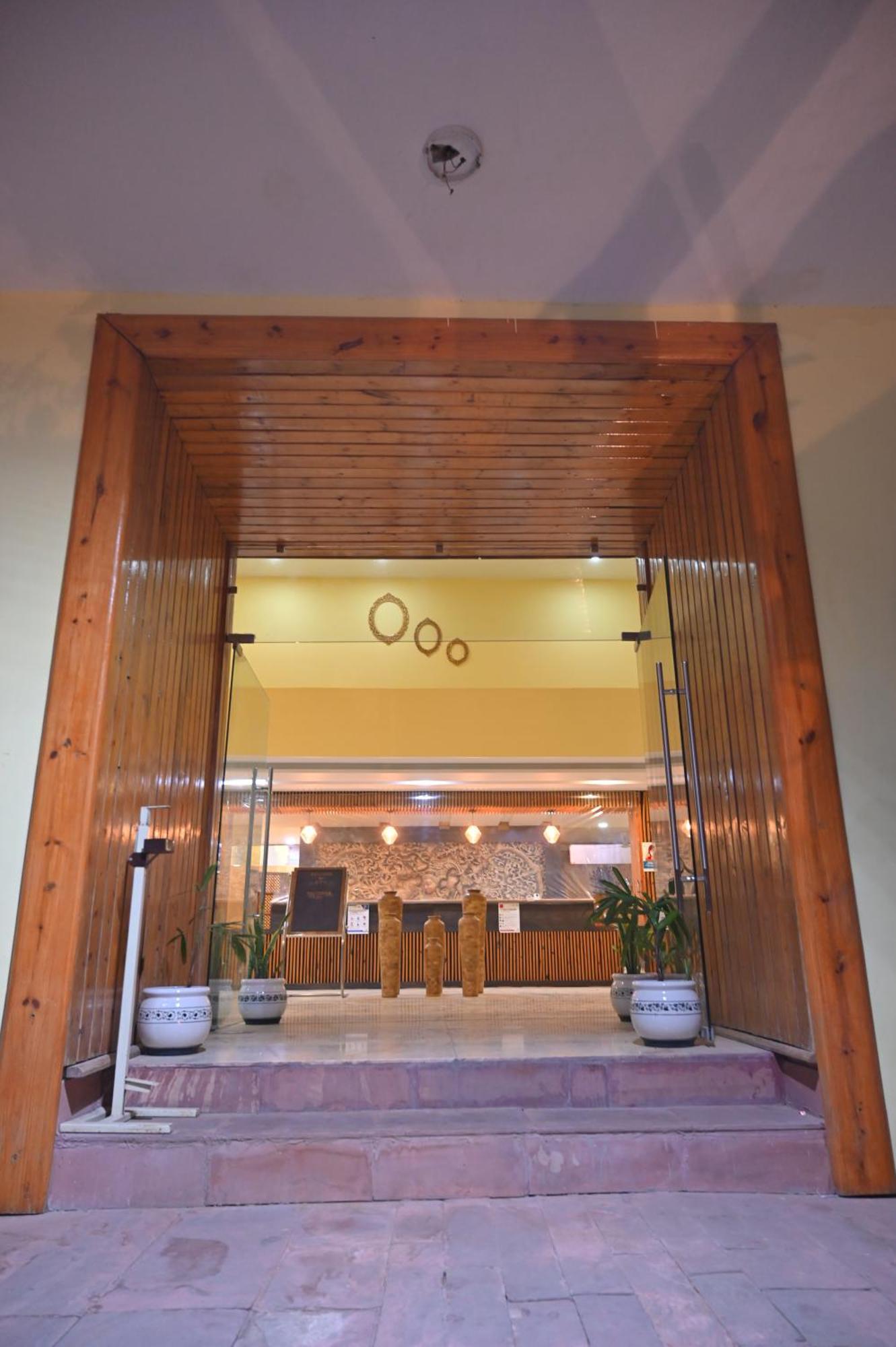 Orchha Club And Resort - Ocr מראה חיצוני תמונה