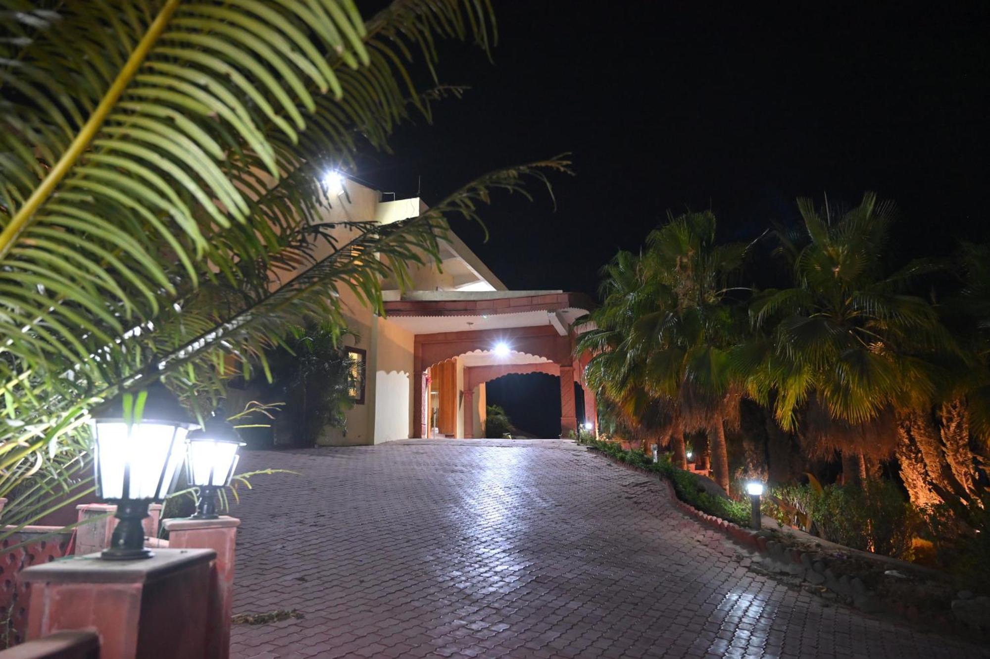 Orchha Club And Resort - Ocr מראה חיצוני תמונה